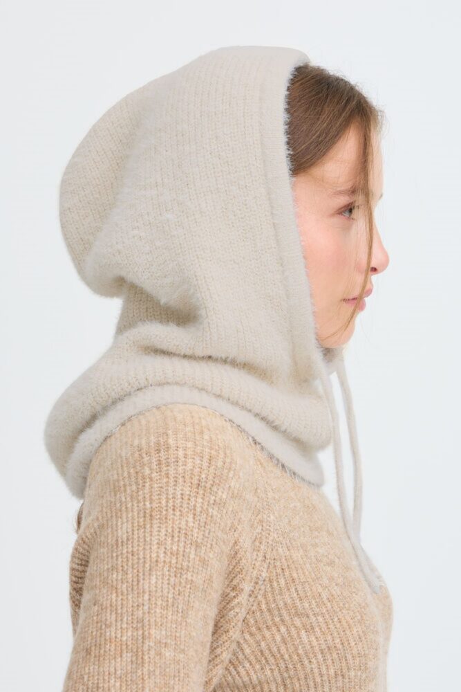 b.young byvips cream balaclava1