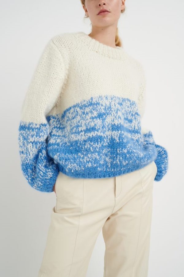 blue white mandaiw pullovermain