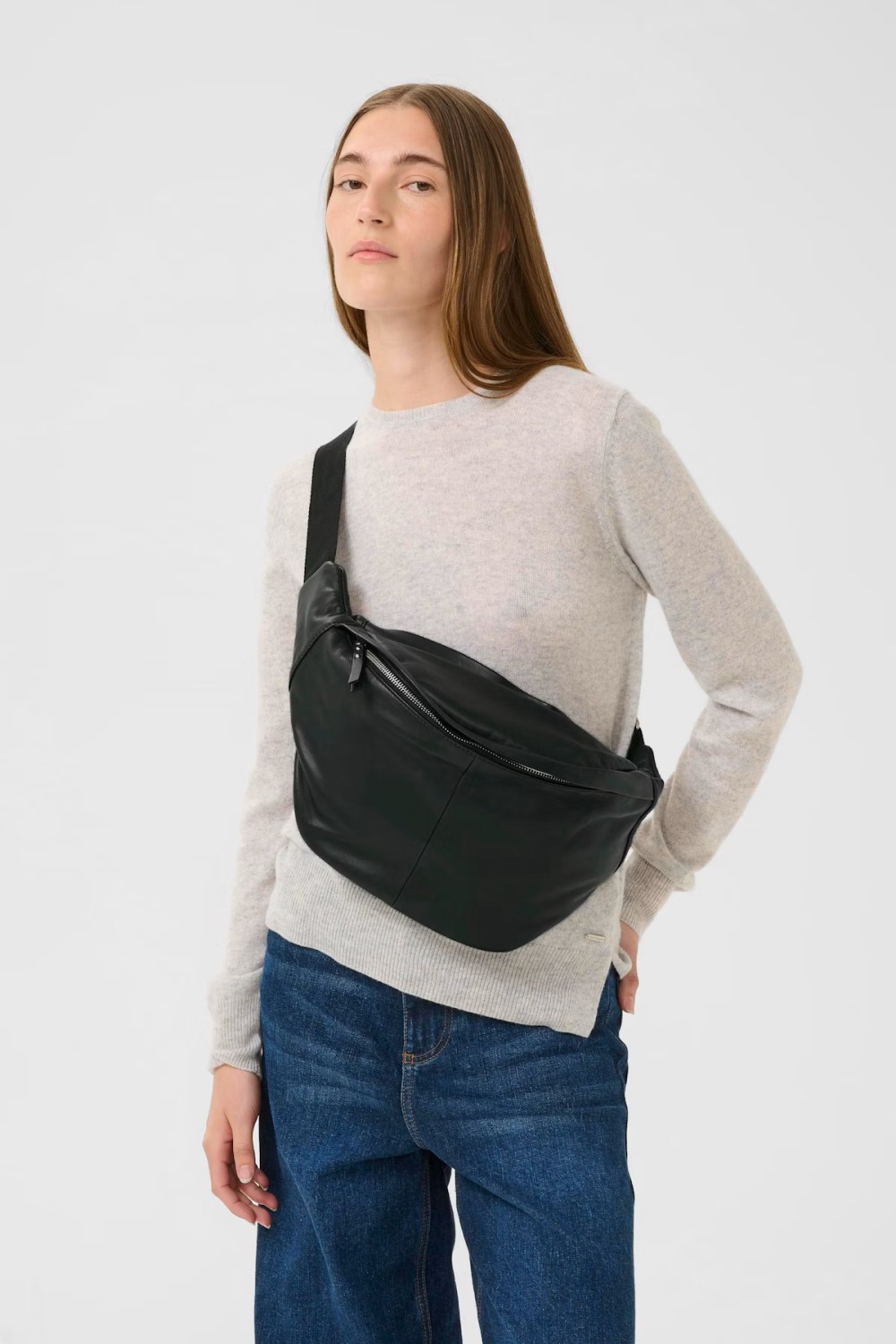 inwear avika black sling bag