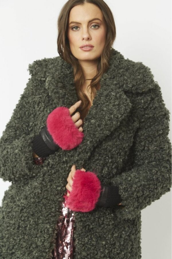 jayley pink faux fur fingerless gloves1