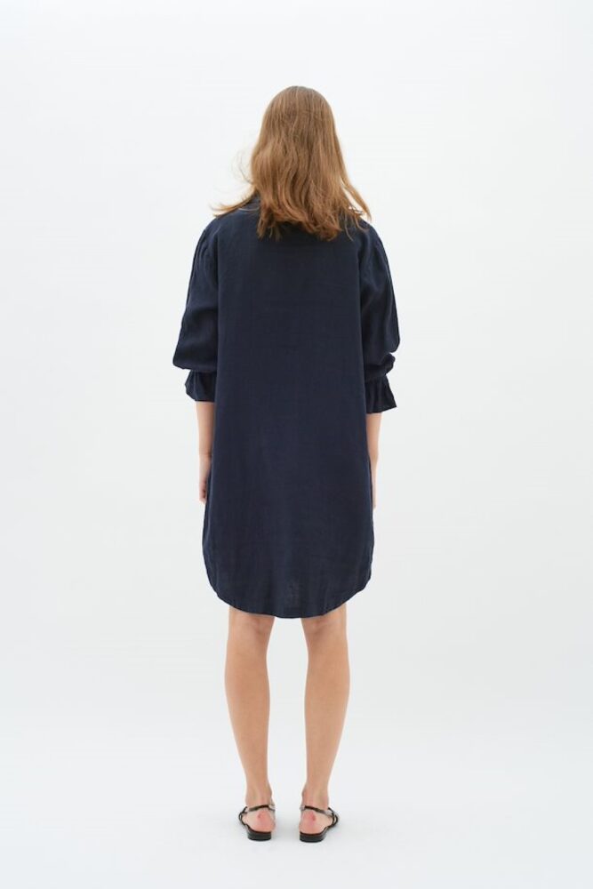 marine blue pegiw linen dress inwear2