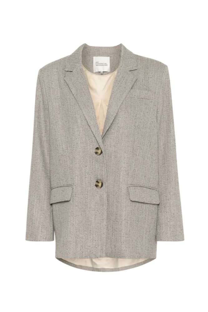 my essential wardrobe emmy blazer2